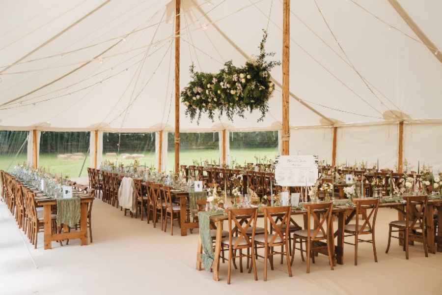 Cassette levelled floor with carpet